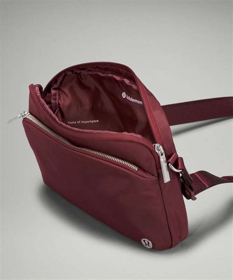 lululemon city adventurer crossbody bag.